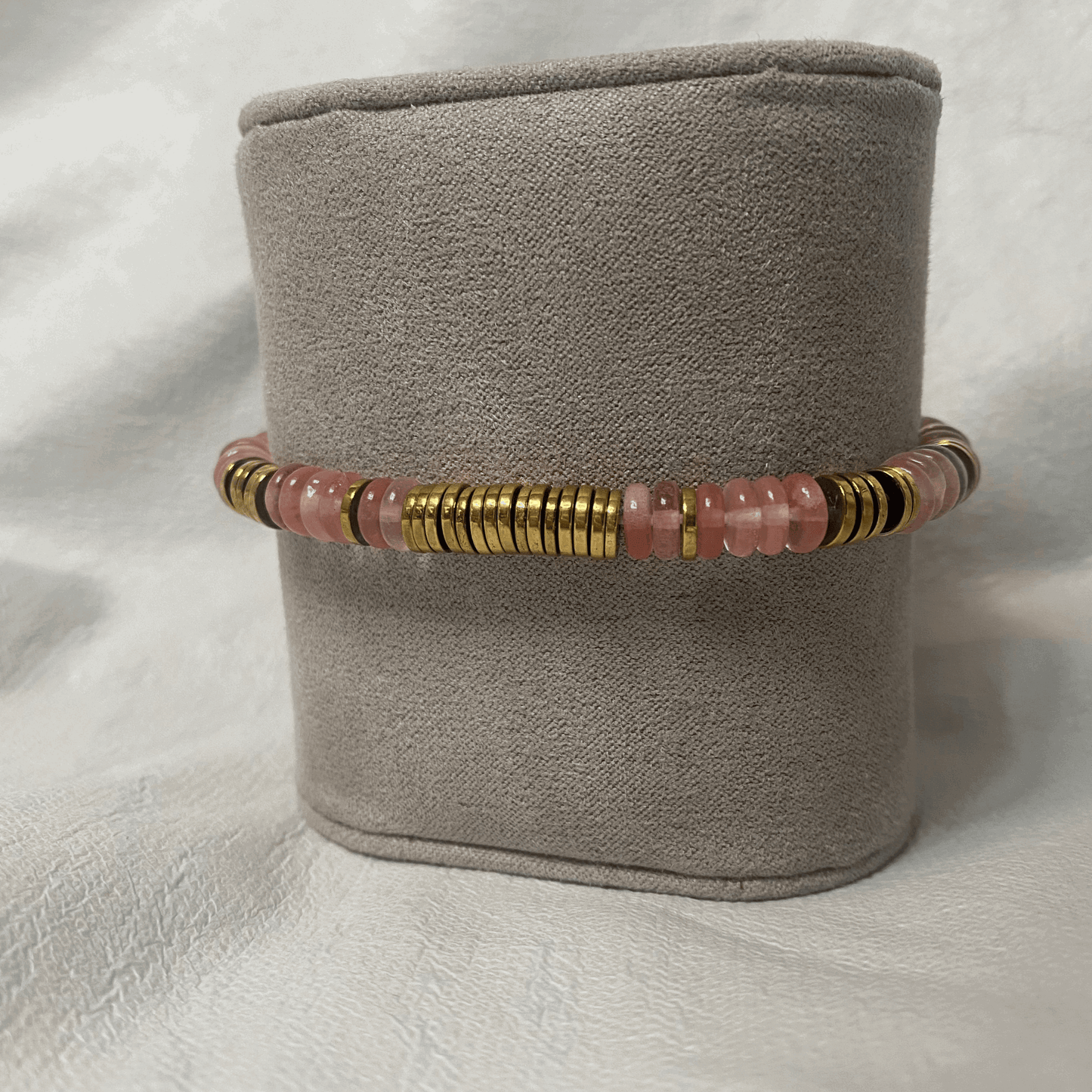 damen armband mit rosa und goldenen perlen